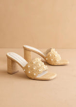 Load image into Gallery viewer, Natural Pearl Raffia Block Heel

