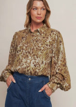 Load image into Gallery viewer, Printed Woven Top
