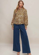 Load image into Gallery viewer, Printed Woven Top
