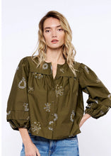 Load image into Gallery viewer, Bubble Sleeve Button Down Top
