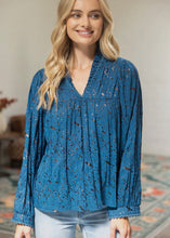 Load image into Gallery viewer, Pintucked Scallop Trim Detail Top
