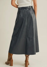 Load image into Gallery viewer, Belted Flare Cut Edge Skirt

