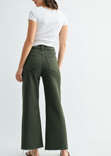 Load image into Gallery viewer, Scissor Cut Wide Leg Jean
