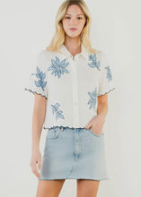 Load image into Gallery viewer, Short Sleeve Floral Embroidery Top
