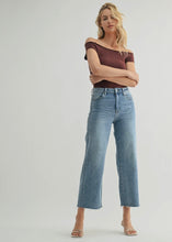 Load image into Gallery viewer, Slim Wide Leg Jean
