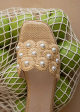 Load image into Gallery viewer, Natural Pearl Raffia Slide Sandal
