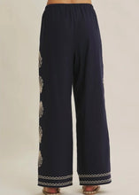 Load image into Gallery viewer, Seashell Embroidered Wide Leg Pants
