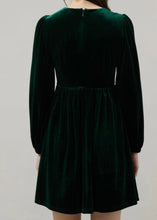 Load image into Gallery viewer, Emerald Velvet Bow Dress
