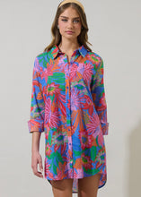Load image into Gallery viewer, Cindal Floral Oversized Shirt Dress

