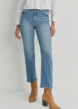 Load image into Gallery viewer, Medium Wash Classic Straight Just Black Denim Jeans
