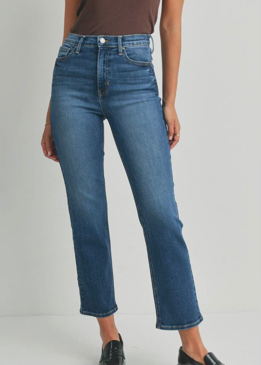 Classic Straight Women's Jeans - Dark Wash