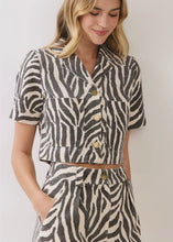 Load image into Gallery viewer, Animal Print Cropped Shirt
