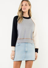 Load image into Gallery viewer, Gray Colorblock Raglan Sleeve Sweater
