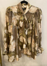 Load image into Gallery viewer, Printed Balloon Sleeve Button Down Tie Detail Top
