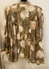 Load image into Gallery viewer, Printed Balloon Sleeve Button Down Tie Detail Top
