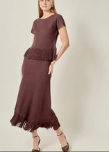 Load image into Gallery viewer, Fringe Detailed Knit A Line Midi Skirt
