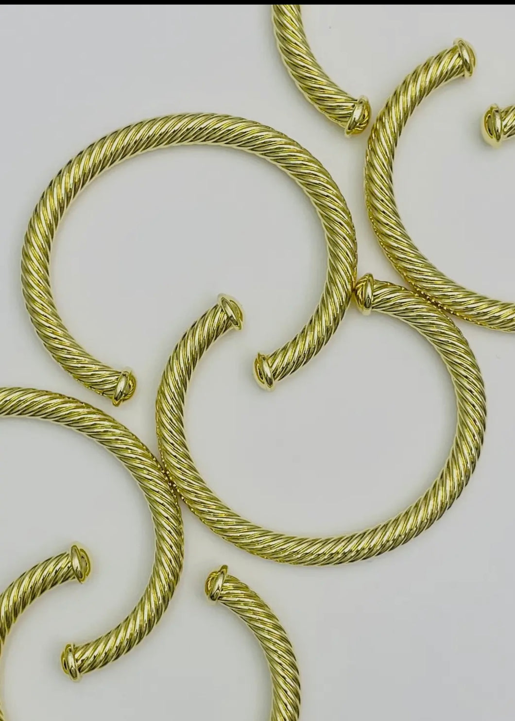 Simple Cable Bracelet