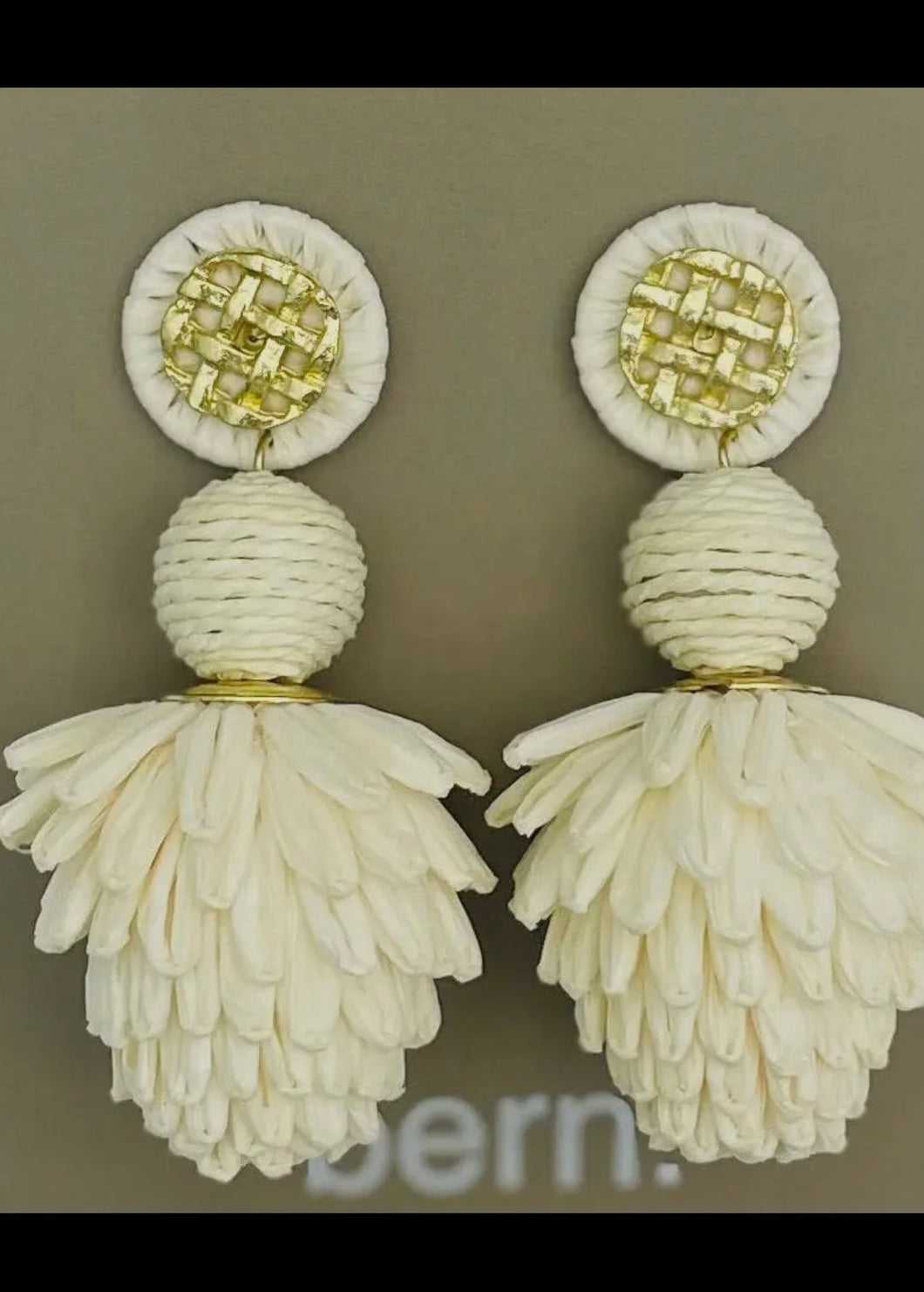 Wonder Dangle Earring