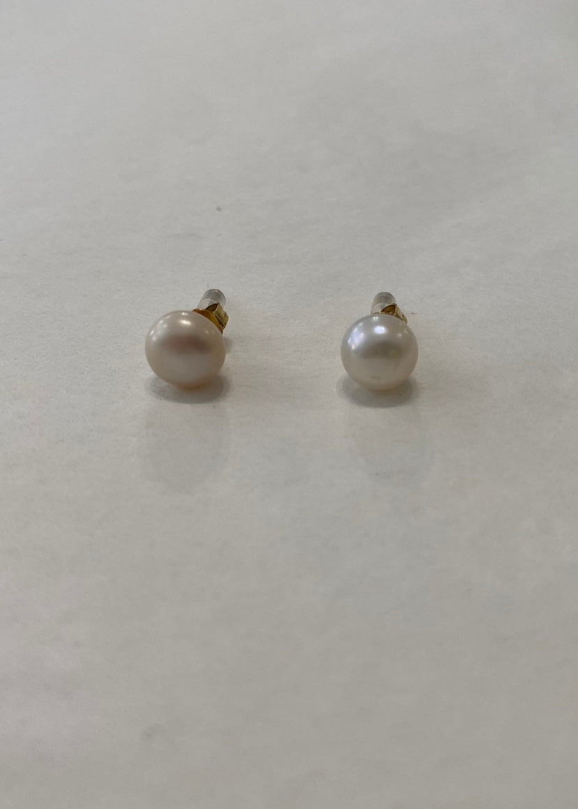 Pearl Earring